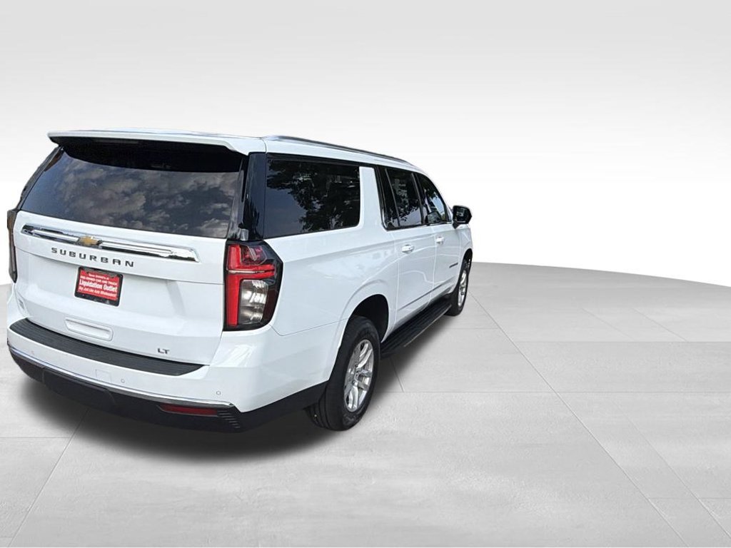 Used 2024 Chevrolet Suburban LT RWD image 10