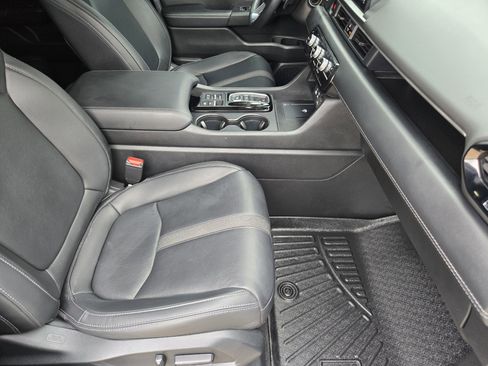 Used 2024 Honda Pilot EX-L image 10