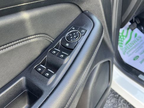 Used 2022 Ford Edge Titanium image 16