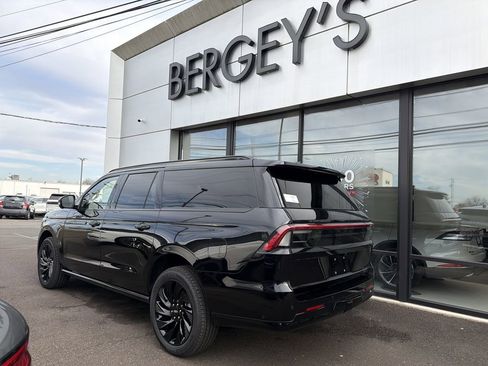 New 2025 Lincoln Navigator L Reserve w/ Jet Appearance Package image 2