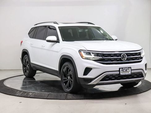 Used 2022 Volkswagen Atlas SE w/ Panoramic Sunroof Package FWD image 5