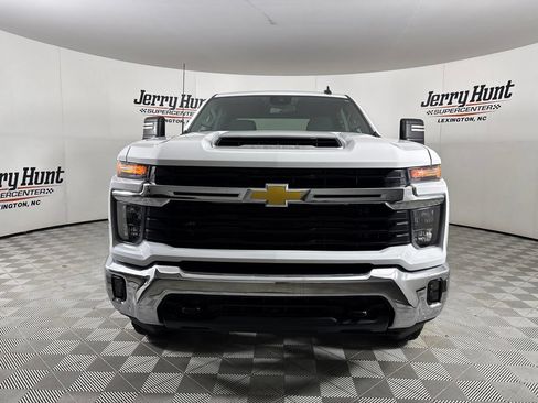 Used 2025 Chevrolet Silverado 2500 LT w/ Convenience Package AWD/4WD image 2