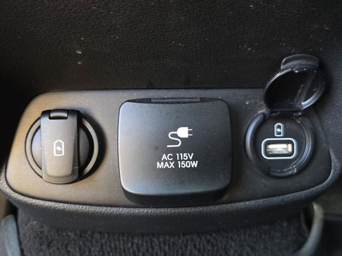 Used 2020 Hyundai Santa Fe Limited image 23