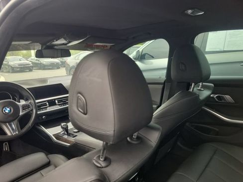 Used 2020 BMW 330i Sedan w/ M Sport Package RWD image 11