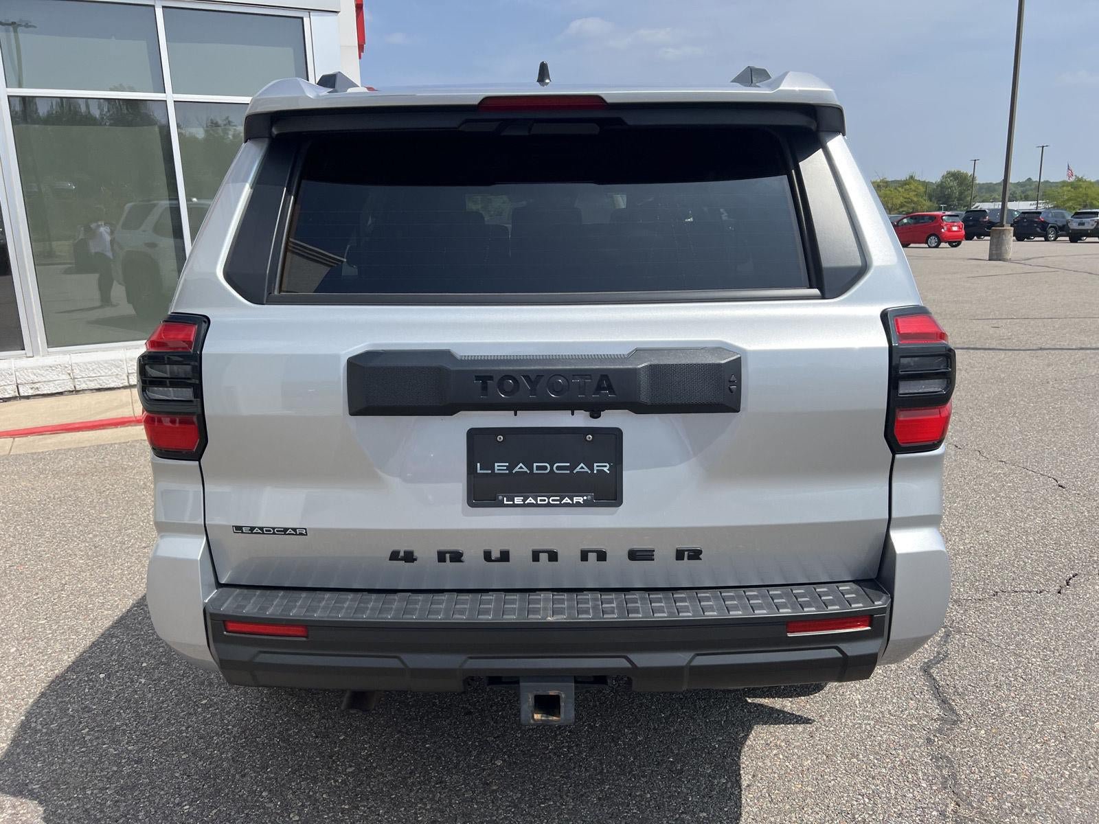 Used 2025 Toyota 4Runner SR5 AWD/4WD image 13