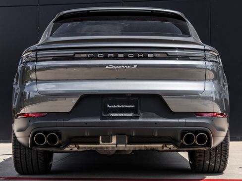 Certified 2025 Porsche Cayenne S AWD/4WD image 10