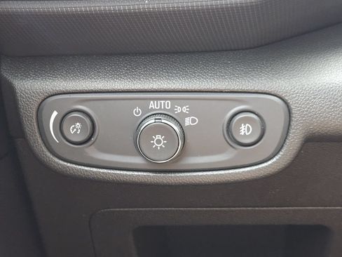 Used 2023 Chevrolet TrailBlazer LT FWD image 23