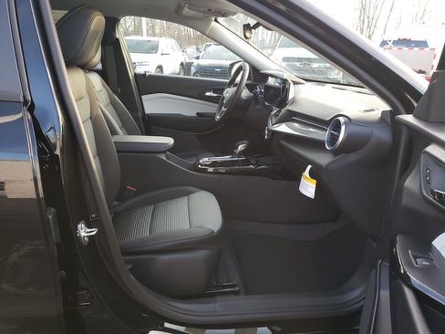 New 2026 Chevrolet Trax LT w/ Sunroof Package image 13