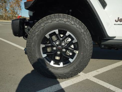 New 2026 Jeep Gladiator Rubicon image 9