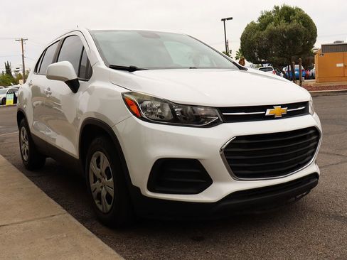 Used 2018 Chevrolet Trax LS w/ LPO, Cargo Package FWD image 18