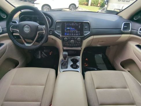 Used 2022 Jeep Grand Cherokee Laredo E RWD image 16