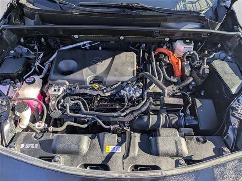 Used 2023 Toyota Venza XLE image 21