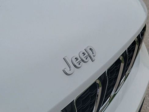 New 2025 Jeep Grand Cherokee L Laredo image 40