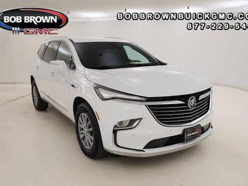 Used 2024 Buick Enclave Essence w/ Technology Package image 1