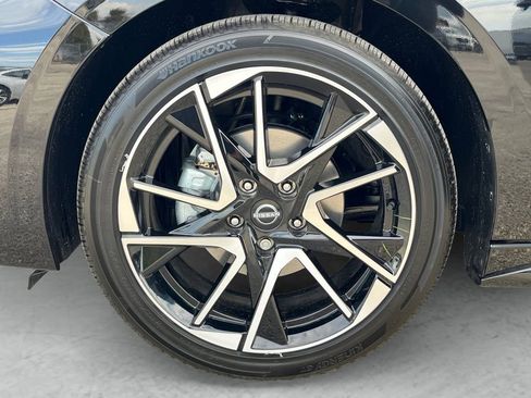 New 2025 Nissan Sentra SR w/ SR Premium Package image 23