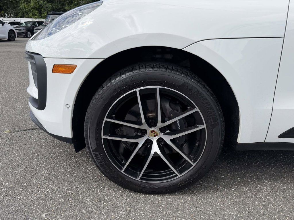 Used 2022 Porsche Macan AWD/4WD image 12