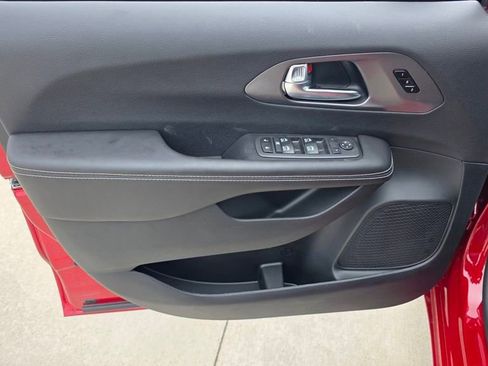 New 2026 Chrysler Pacifica Select w/ S Appearance Package image 25