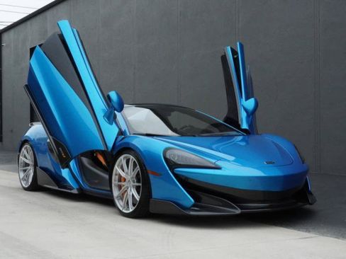 Used 2020 McLaren 600LT Spider RWD image 12