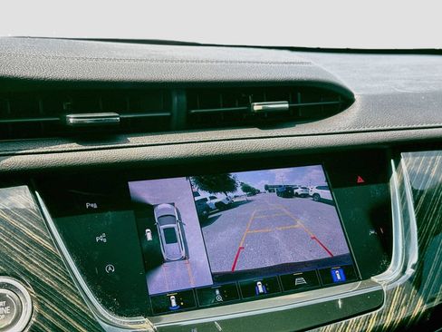 Used 2023 Cadillac XT6 Premium Luxury w/ Technology Package FWD image 18