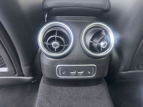 Used 2025 Alfa Romeo Giulia AWD image 9