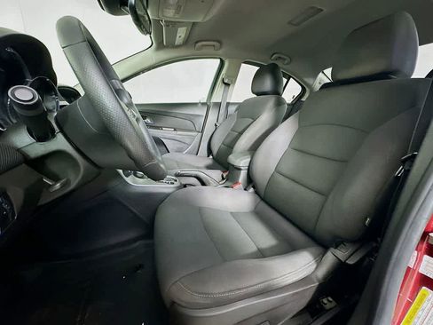 Used 2015 Chevrolet Cruze LT image 12