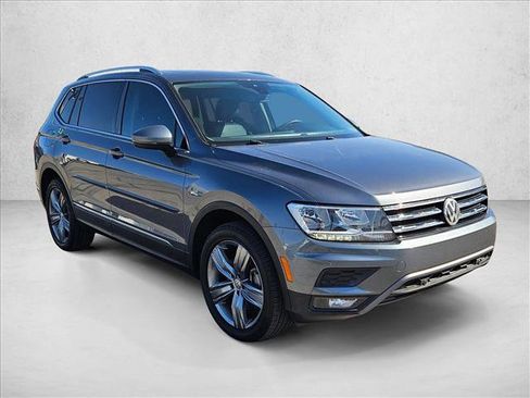 Used 2020 Volkswagen Tiguan SEL FWD image 3