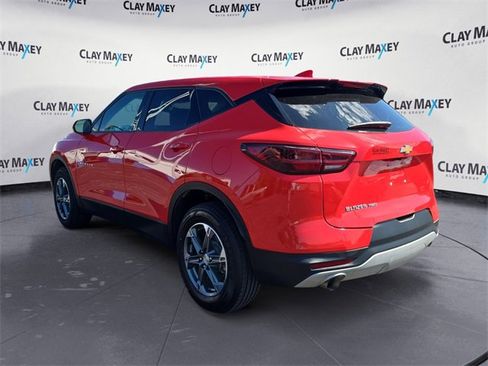 Used 2025 Chevrolet Blazer LT image 3