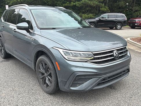 Used 2022 Volkswagen Tiguan SE FWD image 5