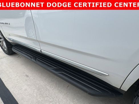 Used 2022 GMC Yukon Denali AWD/4WD image 17