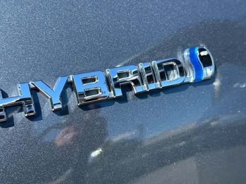 Certified 2021 Toyota Venza XLE w/ Carpet Mat Package (TMS) AWD/4WD image 13