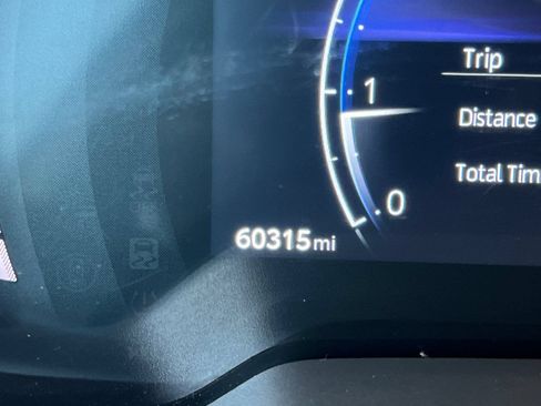 Certified 2023 Toyota Corolla Cross XLE FWD image 25
