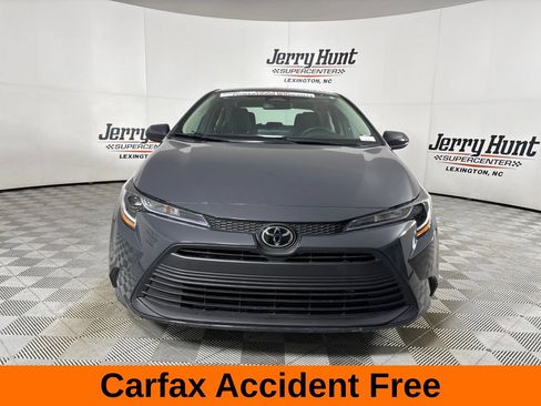 Used 2026 Toyota Corolla LE FWD image 3