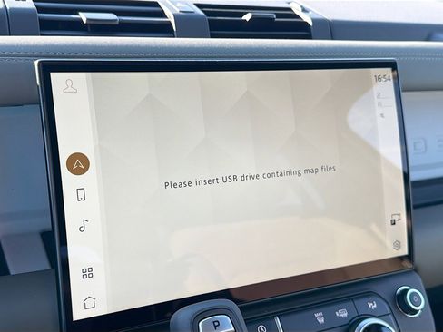 New 2026 Land Rover Defender 110 X-Dynamic SE image 31