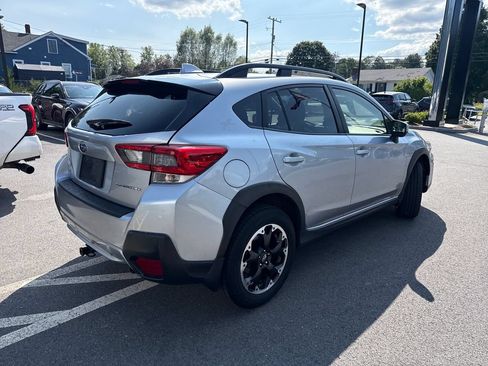 Used 2021 Subaru Crosstrek 2.0i Premium w/ Moonroof Package AWD/4WD image 5