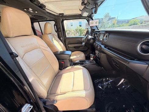 Used 2019 Jeep Wrangler Unlimited Sahara AWD/4WD image 23