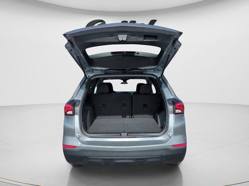 Used 2023 Chevrolet Equinox LS w/ LS Convenience Package FWD image 9