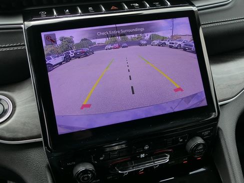 Used 2022 Jeep Grand Cherokee L Limited RWD image 19