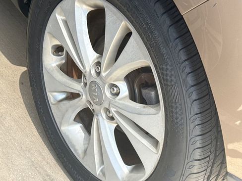 Used 2014 Kia Soul + FWD image 7
