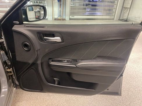 Used 2019 Dodge Charger SXT w/ Driver Confidence Group image 32