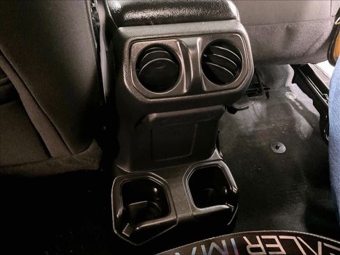 Used 2022 Jeep Wrangler Sport image 27