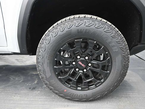 New 2026 GMC Canyon Elevation AWD/4WD image 10