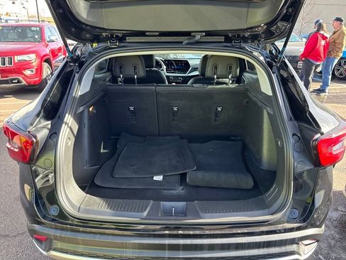 Used 2024 Chevrolet Trax LT image 12