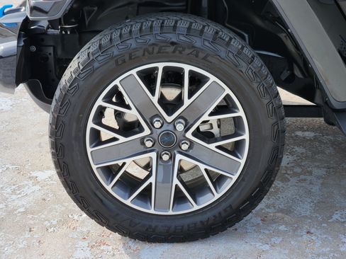 Used 2024 Jeep Wrangler High Altitude AWD/4WD image 14
