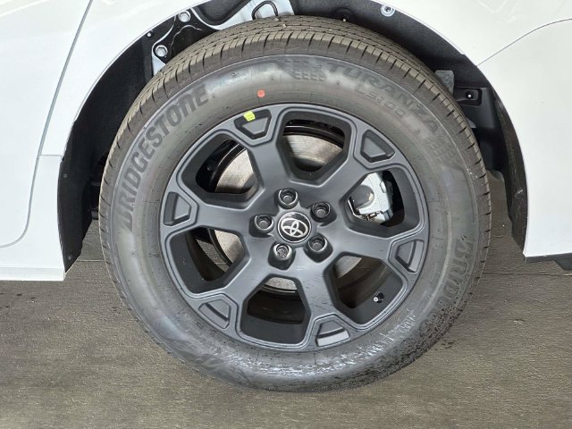 New 2026 Toyota Sienna XLE Woodland Edition AWD/4WD image 8