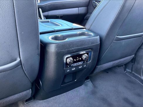 Used 2023 GMC Yukon Denali image 39
