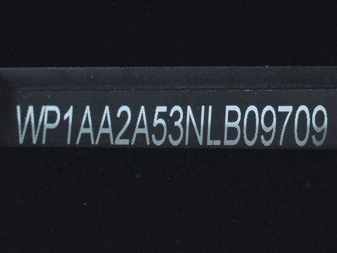 Certified 2022 Porsche Macan AWD/4WD image 29