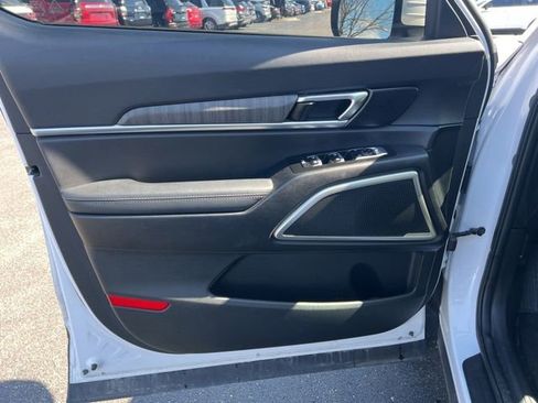 Certified 2023 Kia Telluride EX w/ EX Captain's Chair Package image 31