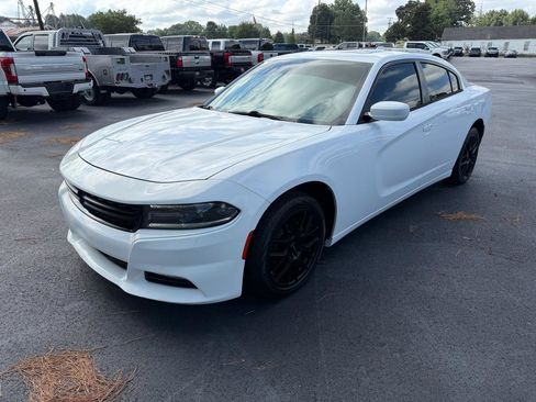 Used 2015 Dodge Charger SXT RWD image 8