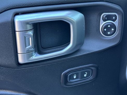 Used 2019 Jeep Wrangler Unlimited Sport S image 12