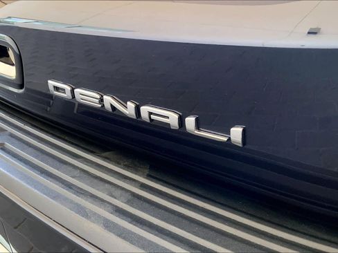 Used 2023 GMC Yukon XL Denali w/ Denali Reserve Package image 13